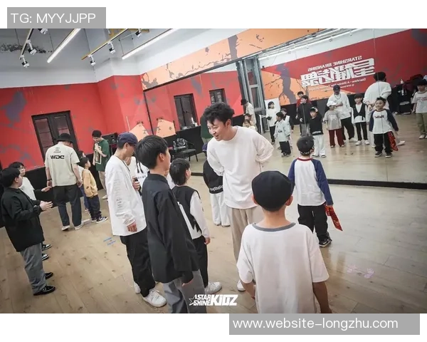 南京街舞队灵活性引发热议舞者们的技术与风格之争